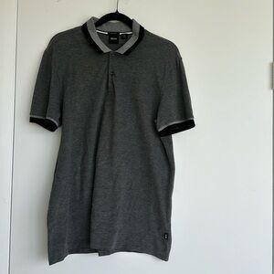 HUGO BOSS POLO SHIRT IN GRAY IN SIZE L (REGULAR FIT) IN VERY GOOD CONDITION